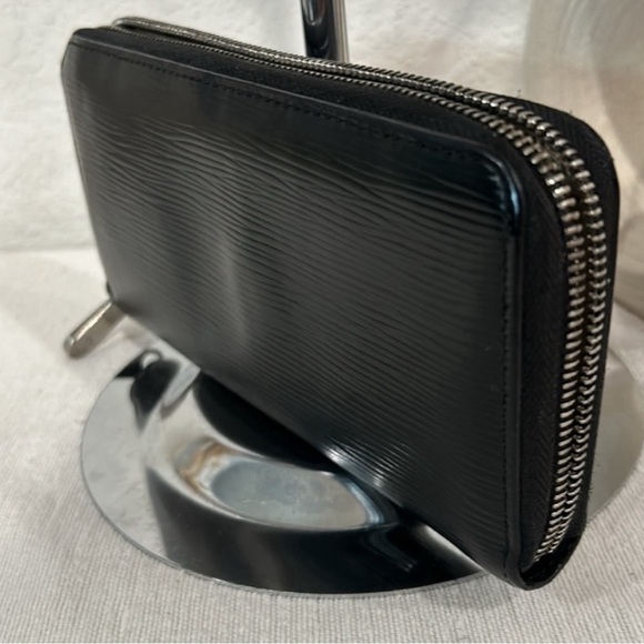 Louis Vuitton Epi rare zippy long wallet black and cream/ white wash GUC - Picture 6 of 17
